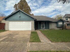 10510 Clear Cove Ln in Houston, TX - Building Photo