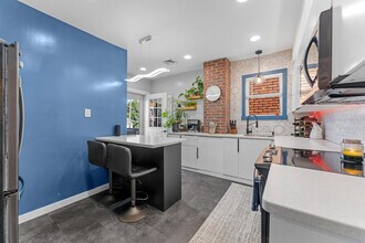 5601 McCandless Ave, Unit 2 in Pittsburgh, PA - Building Photo - Building Photo