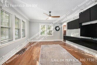 542 Fairfield Ave NW in Grand Rapids, MI - Building Photo - Building Photo