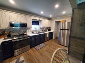 305 Fairview Dr in Emerald Isle, NC - Building Photo - Building Photo