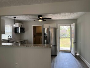 3625 Flint St in Greensboro, NC - Foto de edificio - Building Photo