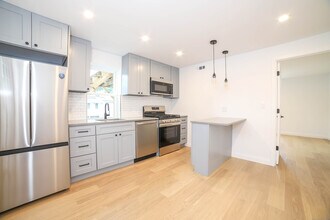 56 N Spring St in Ansonia, CT - Building Photo - Building Photo