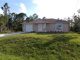 12697 Siesta Dr in Punta Gorda, FL - Building Photo