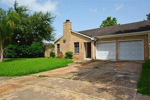 2523 Coopers Post Ln in Sugar Land, TX - Building Photo