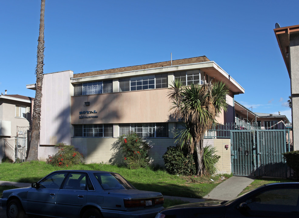 Royal Gardens in Los Angeles, CA - Building Photo