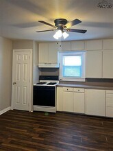 516 W Bois D Arc St in Henrietta, TX - Building Photo - Building Photo