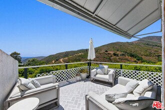 2919 Valmere Dr in Malibu, CA - Building Photo - Building Photo