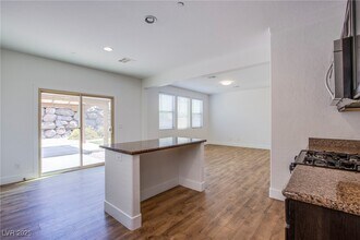 305 Via Franciosa Dr in Henderson, NV - Building Photo - Building Photo
