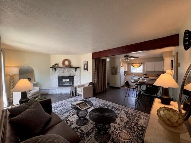 property at 859 W 5th St