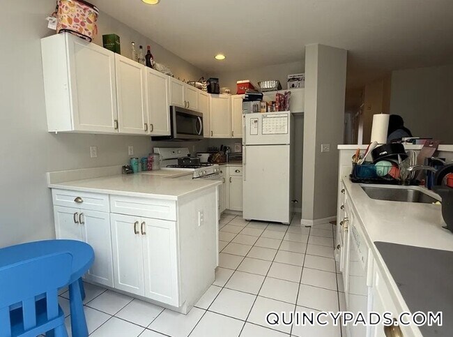 37 Village Dr in Quincy, MA - Building Photo - Building Photo