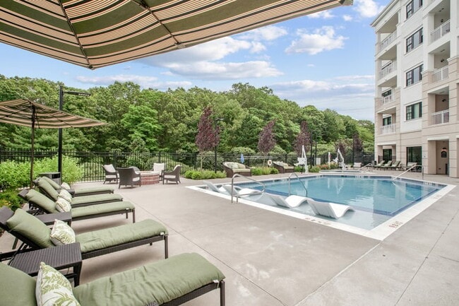 Carlow in Hauppauge, NY - Building Photo - Building Photo