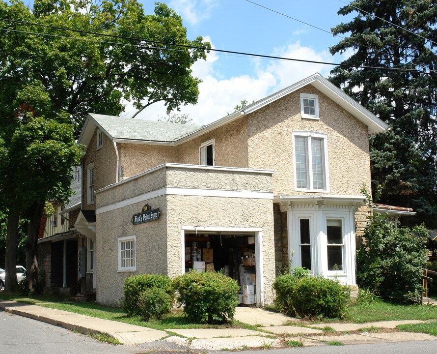 332-334 Mifflin Pl in Williamsport, PA - Building Photo