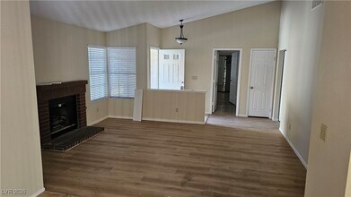 8303 Palmada Dr in Las Vegas, NV - Building Photo - Building Photo