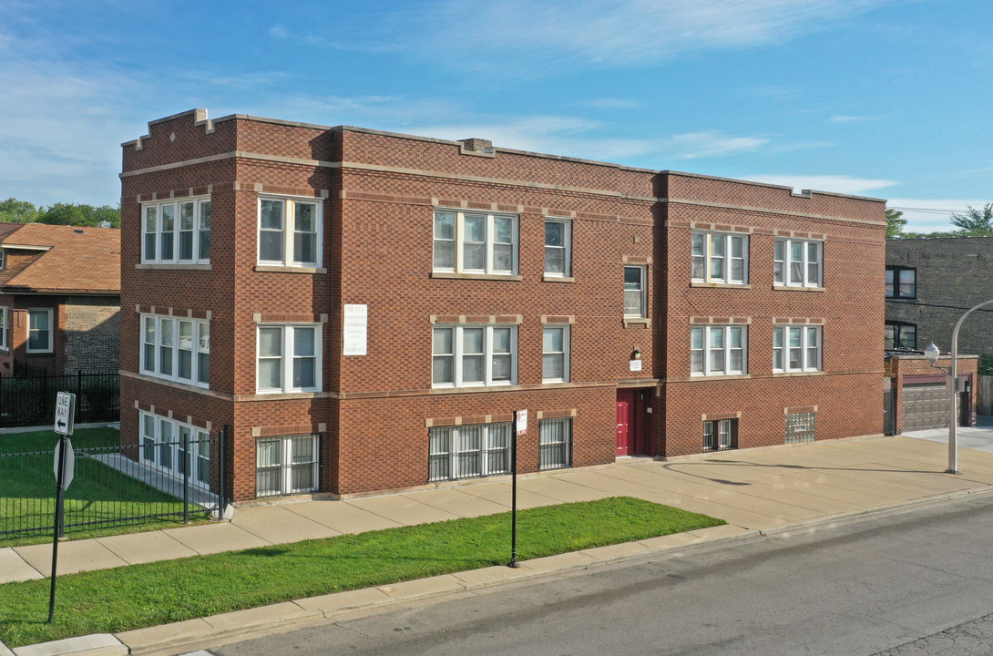 6014-6016 W Wabansia Ave in Chicago, IL - Building Photo