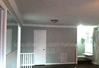 9 Aberdeen Dr in Arden, NC - Building Photo - Building Photo