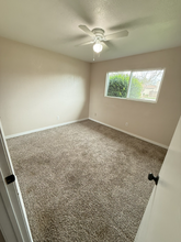 4255 N Gilroy Ave in Fresno, CA - Foto de edificio - Building Photo
