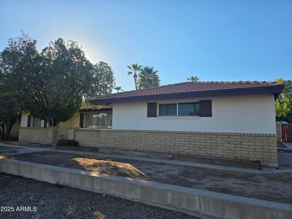 570 N Villa Nueva Dr in Litchfield Park, AZ - Building Photo