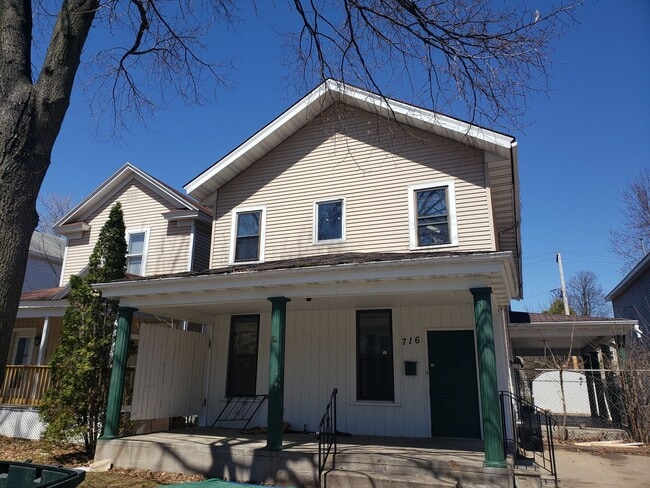 property at 716 Washington St