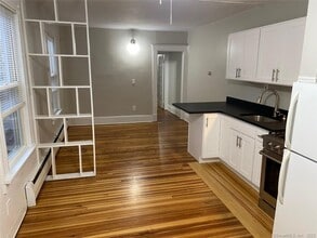 34 Center St in Bristol, CT - Building Photo - Building Photo