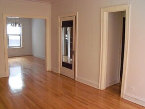1771 W Granville Ave, Unit 2 A in Chicago, IL - Foto de edificio - Building Photo