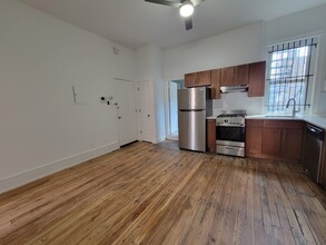 338 South St, Unit 2F in Philadelphia, PA - Building Photo - Building Photo