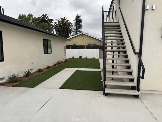15238 Kingsbury St in Los Angeles, CA - Building Photo - Building Photo