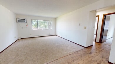 3050 Old Hwy 8 in Roseville, MN - Building Photo - Building Photo