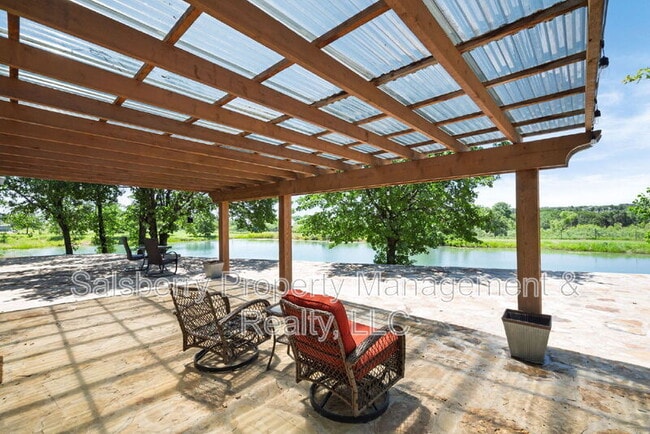 property at 933 Leatherwood Ln