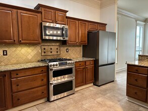 1001 Southlake Cir in Youngsville, LA - Building Photo - Building Photo