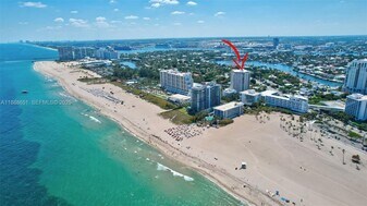 3000 Holiday Dr in Fort Lauderdale, FL - Building Photo