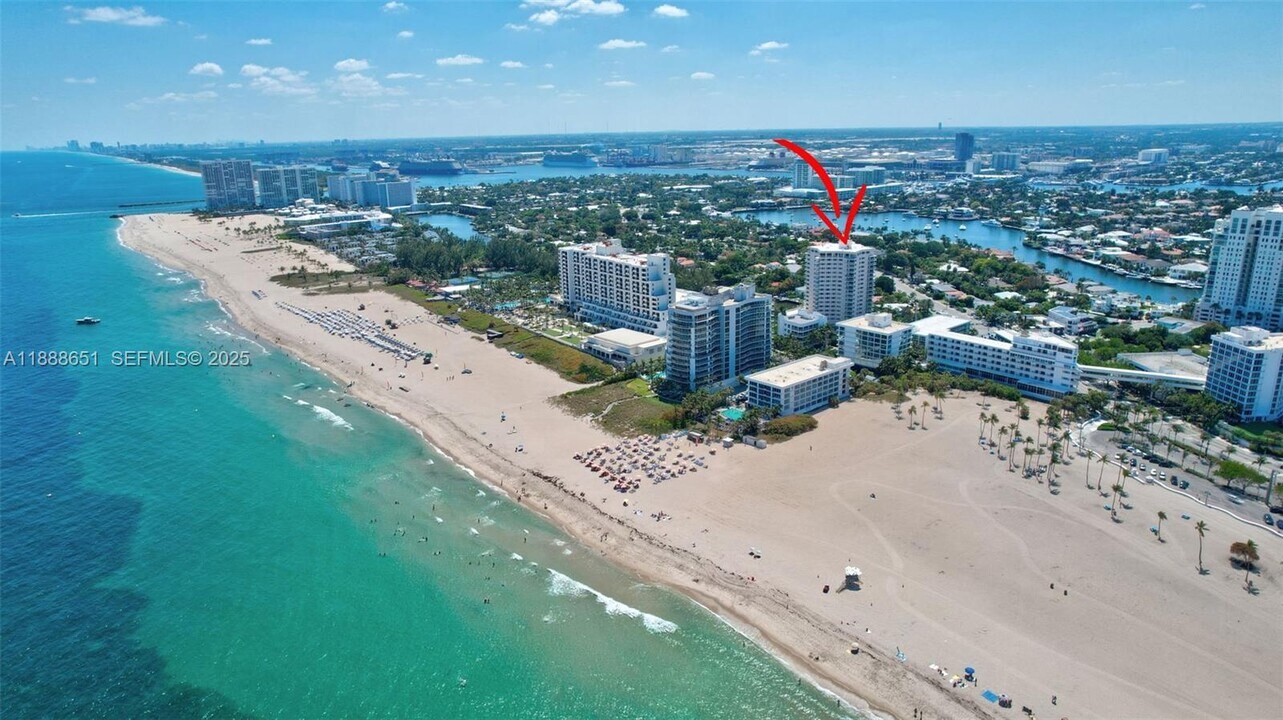 3000 Holiday Dr in Fort Lauderdale, FL - Building Photo