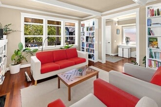 7011 Ravenna Ave NE in Seattle, WA - Building Photo - Building Photo