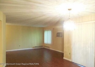 97 Arrowood Rd in Englishtown, NJ - Building Photo - Building Photo