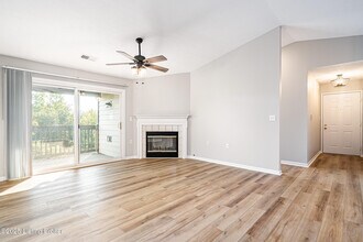 5307 Rolling Rock Ct in Louisville, KY - Building Photo - Building Photo