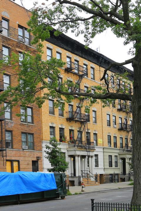 363 Edgecombe Ave in New York, NY - Building Photo