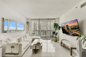 1750 N Bayshore Dr in Miami, FL - Building Photo - Building Photo