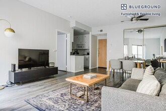 747 Gayley Ave in Los Angeles, CA - Building Photo - Building Photo