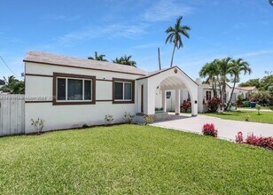 1526 NE 110th St in North Miami, FL - Building Photo - Building Photo