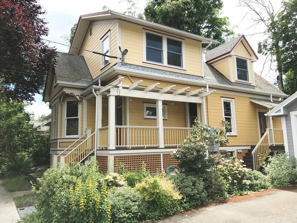 2017-2019-2019 NE 11th Ave in Portland, OR - Building Photo
