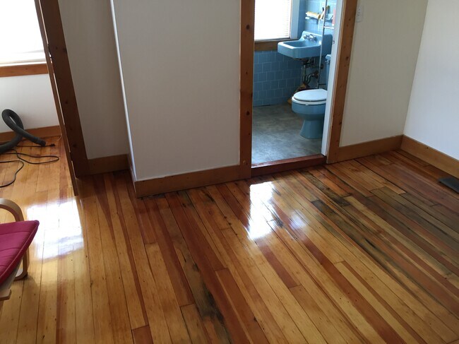 6 Plymouth St, Unit 2