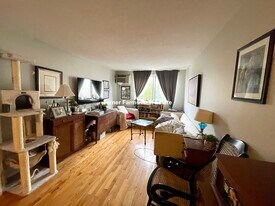 14 Murdock St, Unit 2 in Somerville, MA - Building Photo