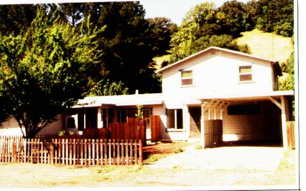 135 Central Ave in Woodacre, CA - Building Photo