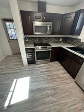 6150 SE Harney St in Portland, OR - Foto de edificio - Building Photo
