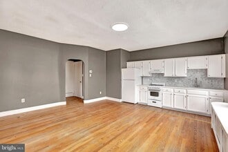 44 Dover Ave in Ewing Township, NJ - Building Photo - Building Photo