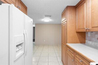 11101 Royal Palm Blvd in Coral Springs, FL - Building Photo - Building Photo