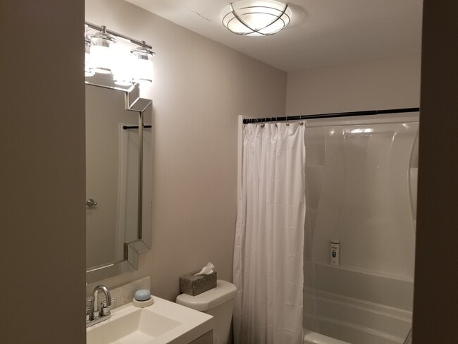 1 High Bluff Rd in Hilton Head Island, SC - Building Photo - Building Photo