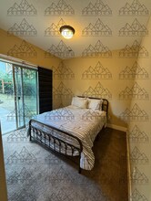 2555 Timberline Dr in Hood River, OR - Building Photo - Building Photo