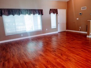 2908 Shannon Cir in Palm Harbor, FL - Foto de edificio - Building Photo