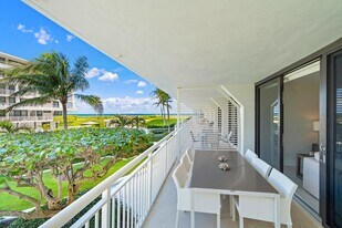 2600 S Ocean Blvd in Palm Beach, FL - Building Photo