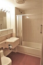 12 Mt Auburn St, Unit 6 in Cambridge, MA - Building Photo - Building Photo